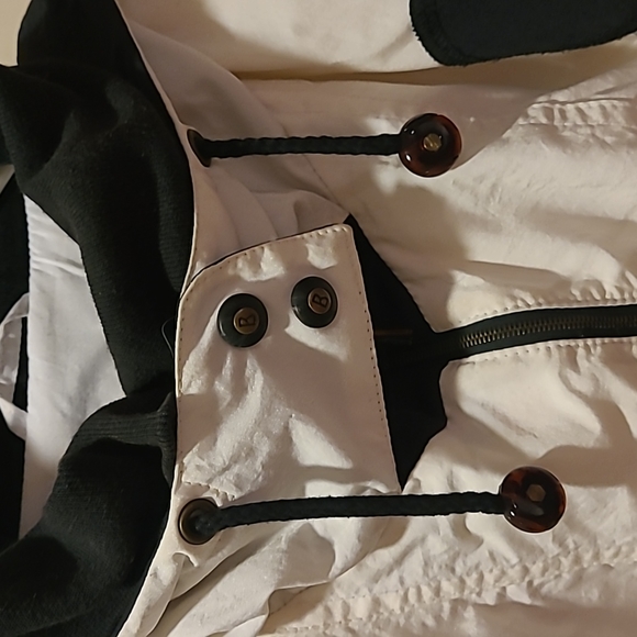 Bogner Ski Jacket, Ladies 14, Vintage, Ribbed Sleeves and bottom. Hood attached. - Picture 8 of 14